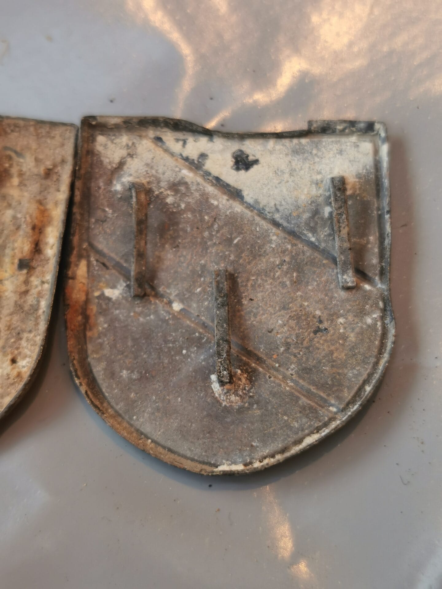 ww2 German Africa Corps Pith Helmet shield badges #7 - Image 9